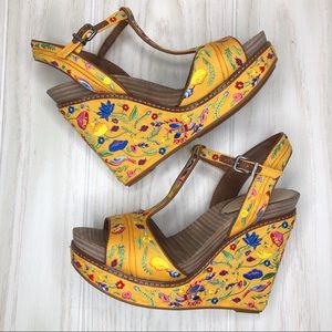 Gianni Bini Floral Fiesta Embroidered Wedges
8M